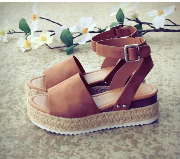 Simple Styled Platform Sandals - Image 8