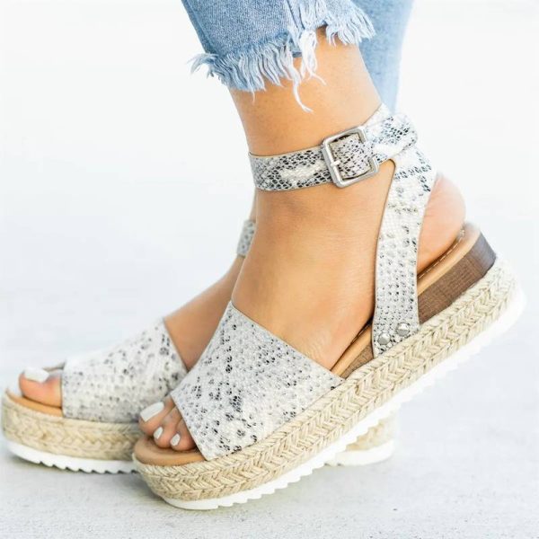 Simple Styled Platform Sandals - Image 7