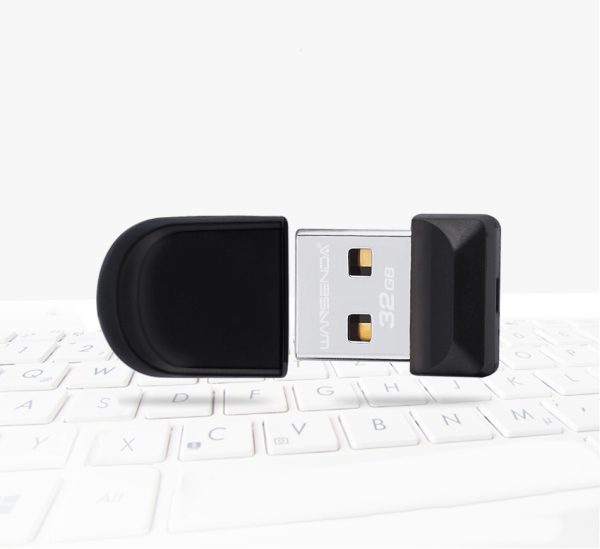 Small USB Flash Drive - Image 6
