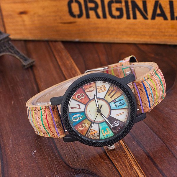 Vintage Women's Leather Quartz Wristwatch - Image 5