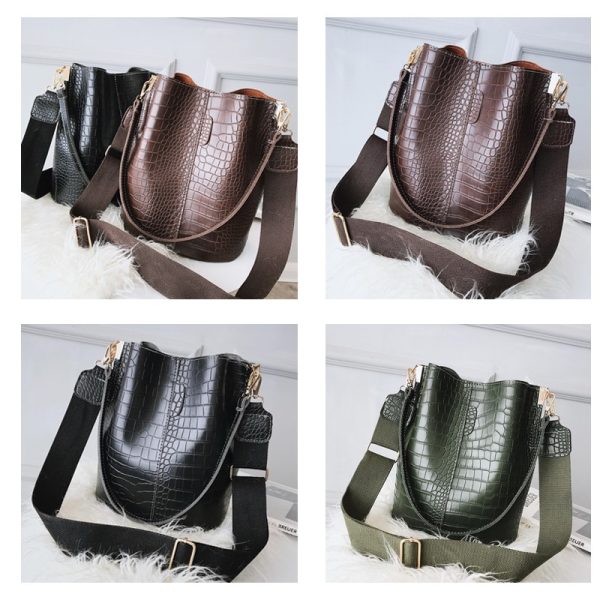 Women's Crocodile Crossbody Bag - Image 4