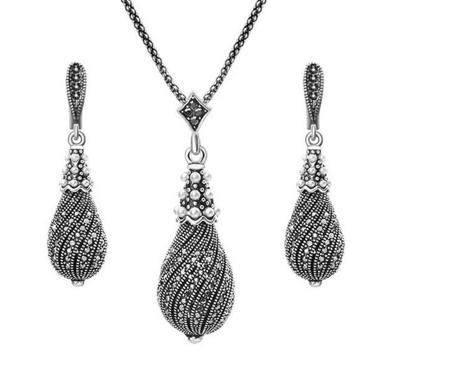 Women's Night Rain Necklace and Earrings Set