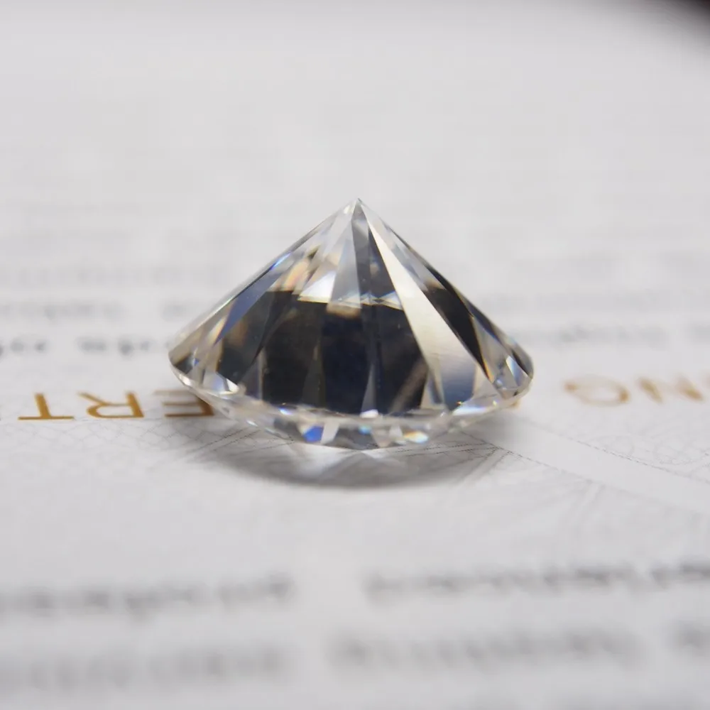 Round Cut Moissanite Stone