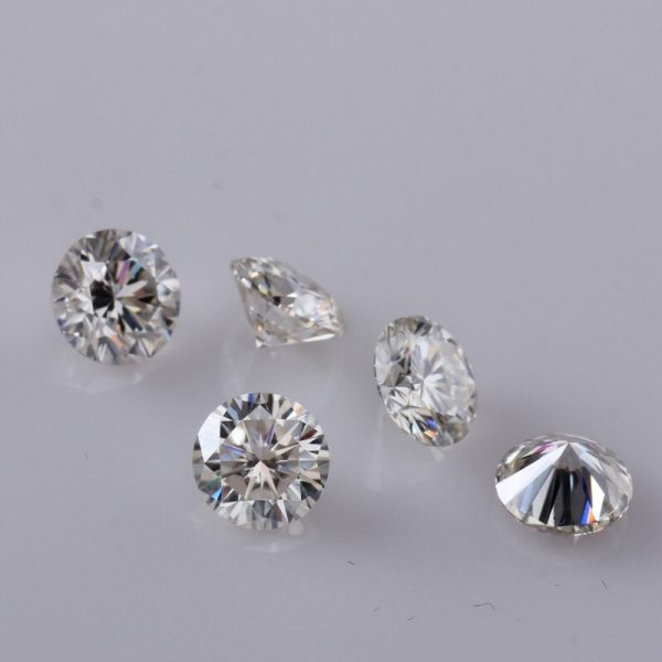 Round Cut Moissanite Stone