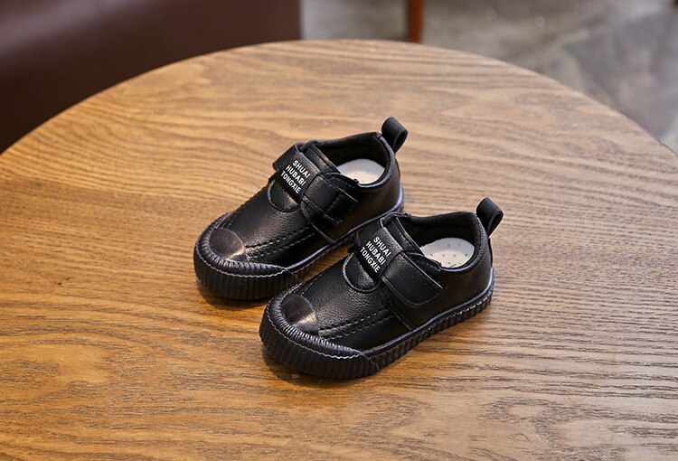 Toddler's Leather Sneakers